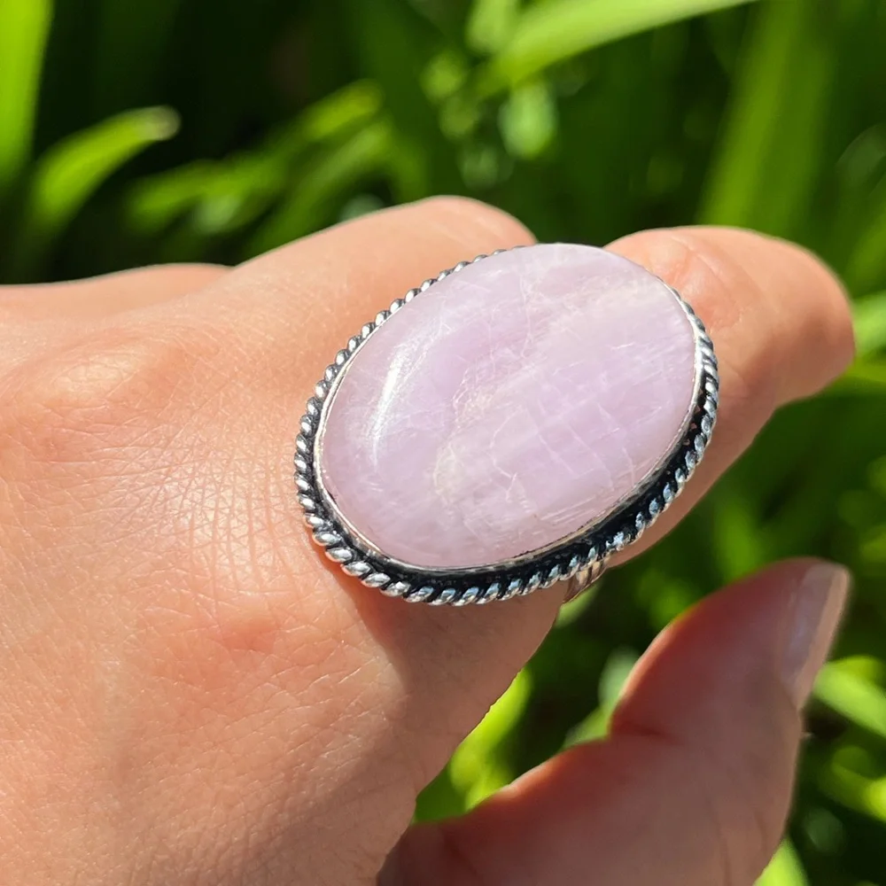 Size 8.5 925‎ silver plated Flashy Kunzite Ring